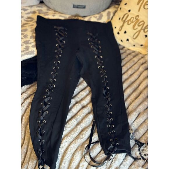 Torrid premium leggings/Premium Ponte Lace-Up Pixie Pant - Black 2xl 2 xxl - Picture 2 of 7